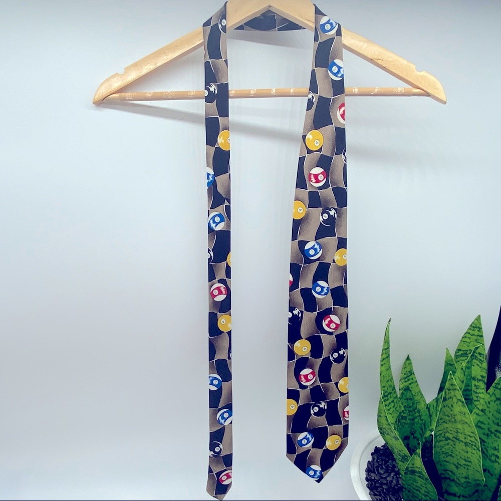 FLING  
checkers pool billards Traditional tie